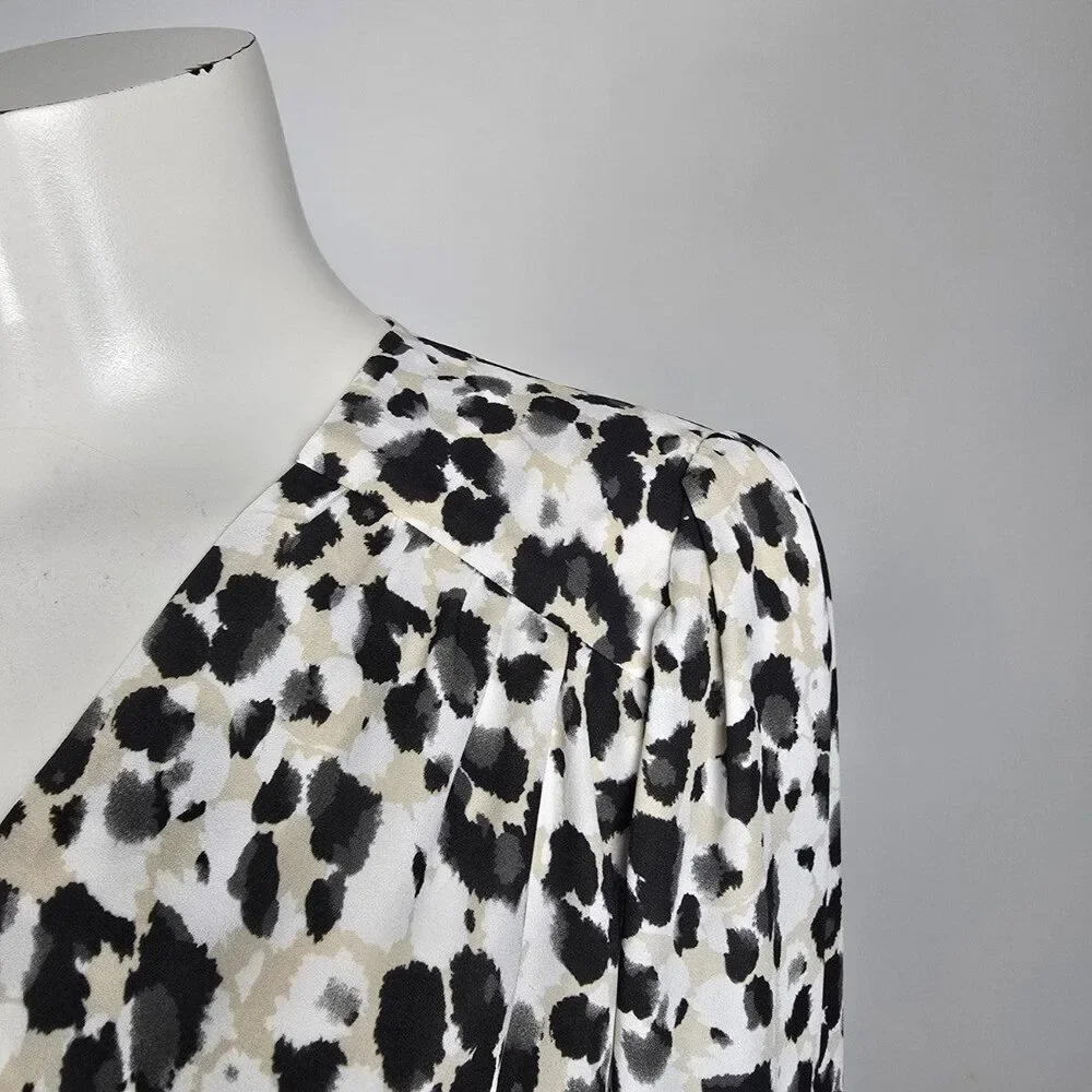 Cabi Leopard Animal Print Ruched Sleeve Wrap Top Size S - Picture 2 of 9